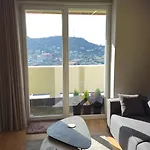 Kris Tirana