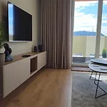 Kris * Tirana