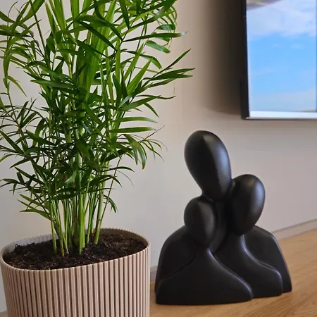 Kris Apartament *