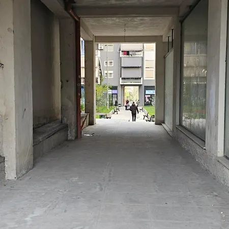 Kris Tirana