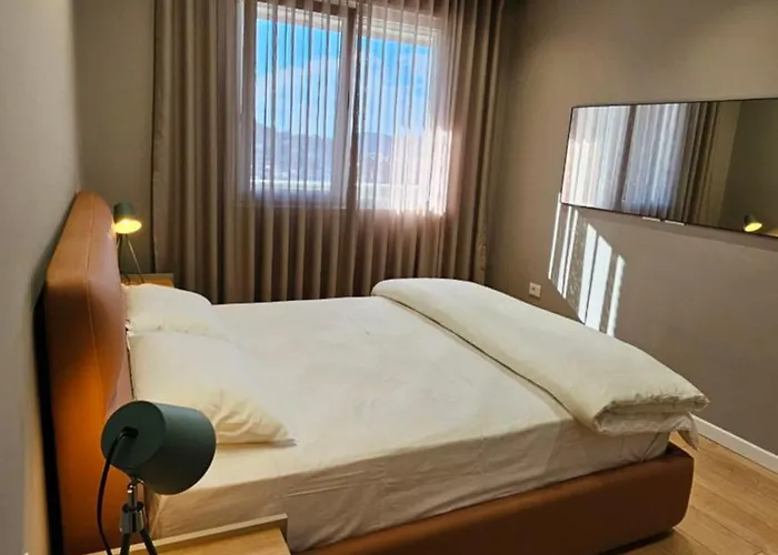 Апартаменты Kris Тирана