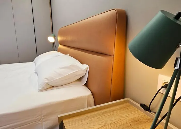 アパート Kris ティラナ