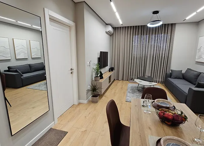 Kris Apartment *